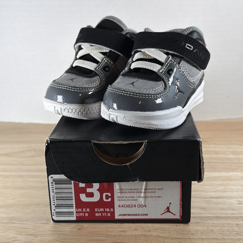 Nike Air jordan Baby Toddler Gray Black Strap Size 3C Excellent Condition